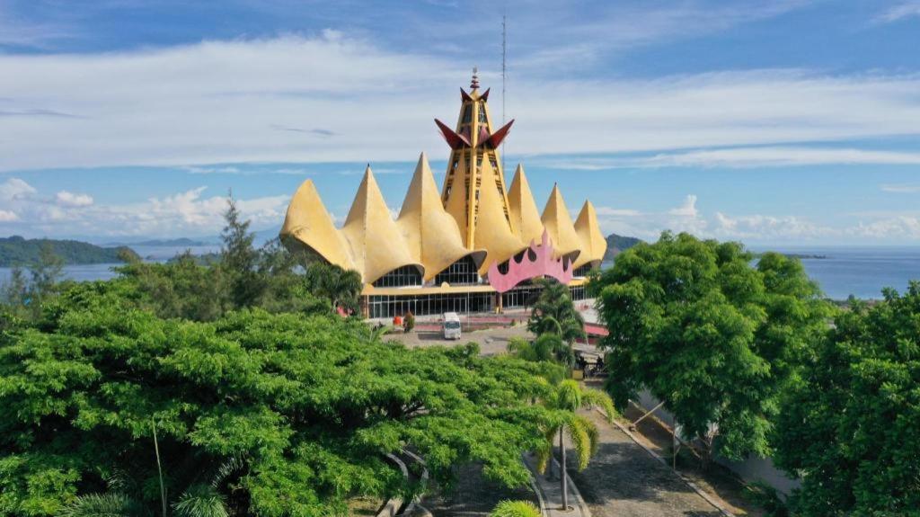 Asoka Luxury Hotel Bandar Lampung Dış mekan fotoğraf