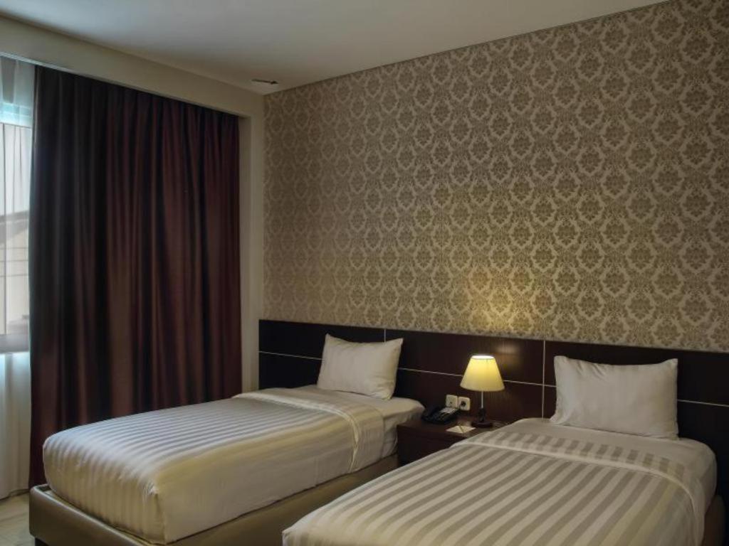 Asoka Luxury Hotel Bandar Lampung Dış mekan fotoğraf