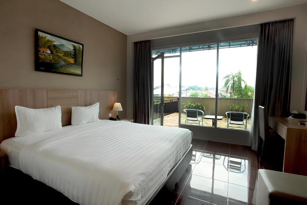 Asoka Luxury Hotel Bandar Lampung Dış mekan fotoğraf