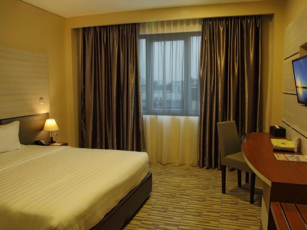 Asoka Luxury Hotel Bandar Lampung Dış mekan fotoğraf