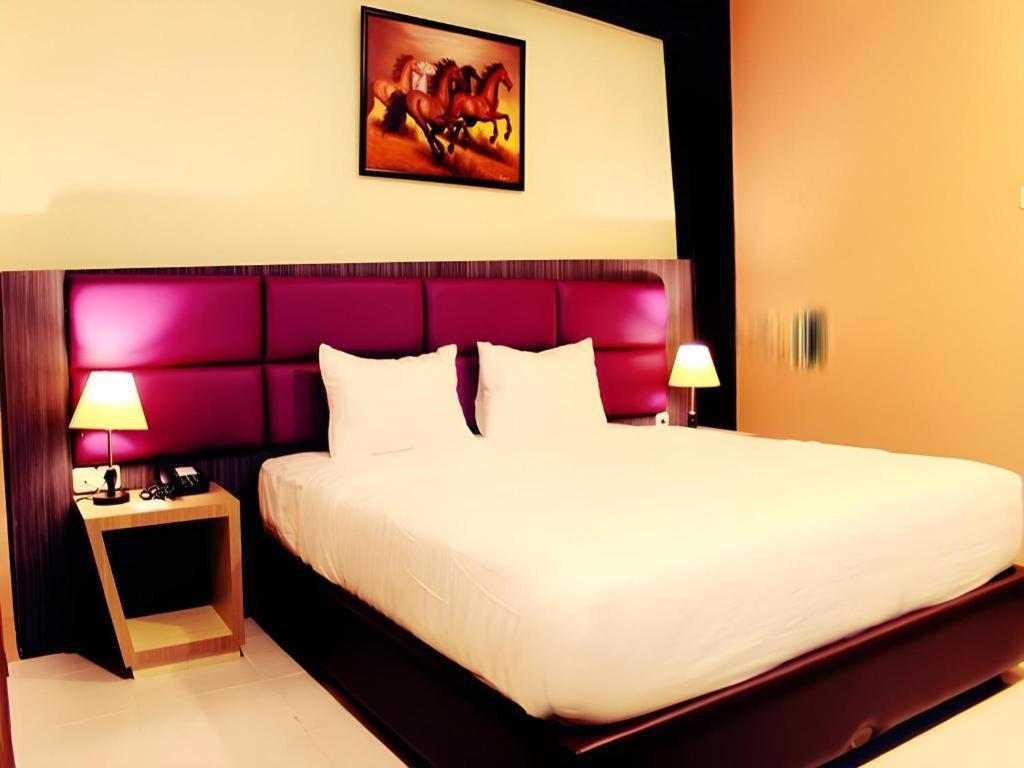 Asoka Luxury Hotel Bandar Lampung Dış mekan fotoğraf