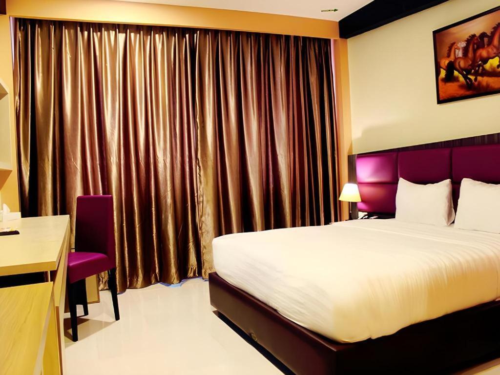 Asoka Luxury Hotel Bandar Lampung Dış mekan fotoğraf