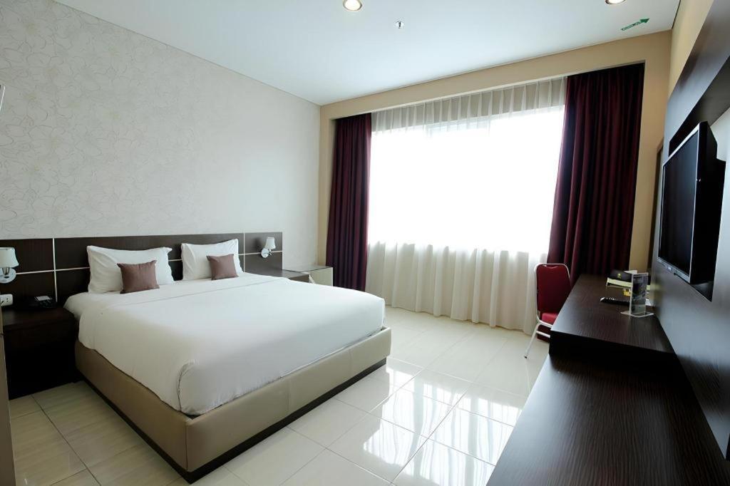 Asoka Luxury Hotel Bandar Lampung Dış mekan fotoğraf