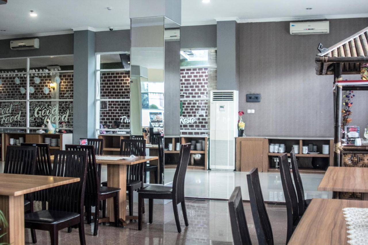 Asoka Luxury Hotel Bandar Lampung Dış mekan fotoğraf
