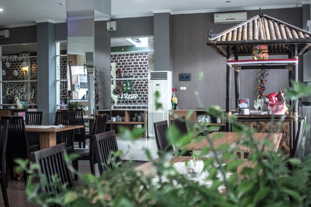 Asoka Luxury Hotel Bandar Lampung Dış mekan fotoğraf