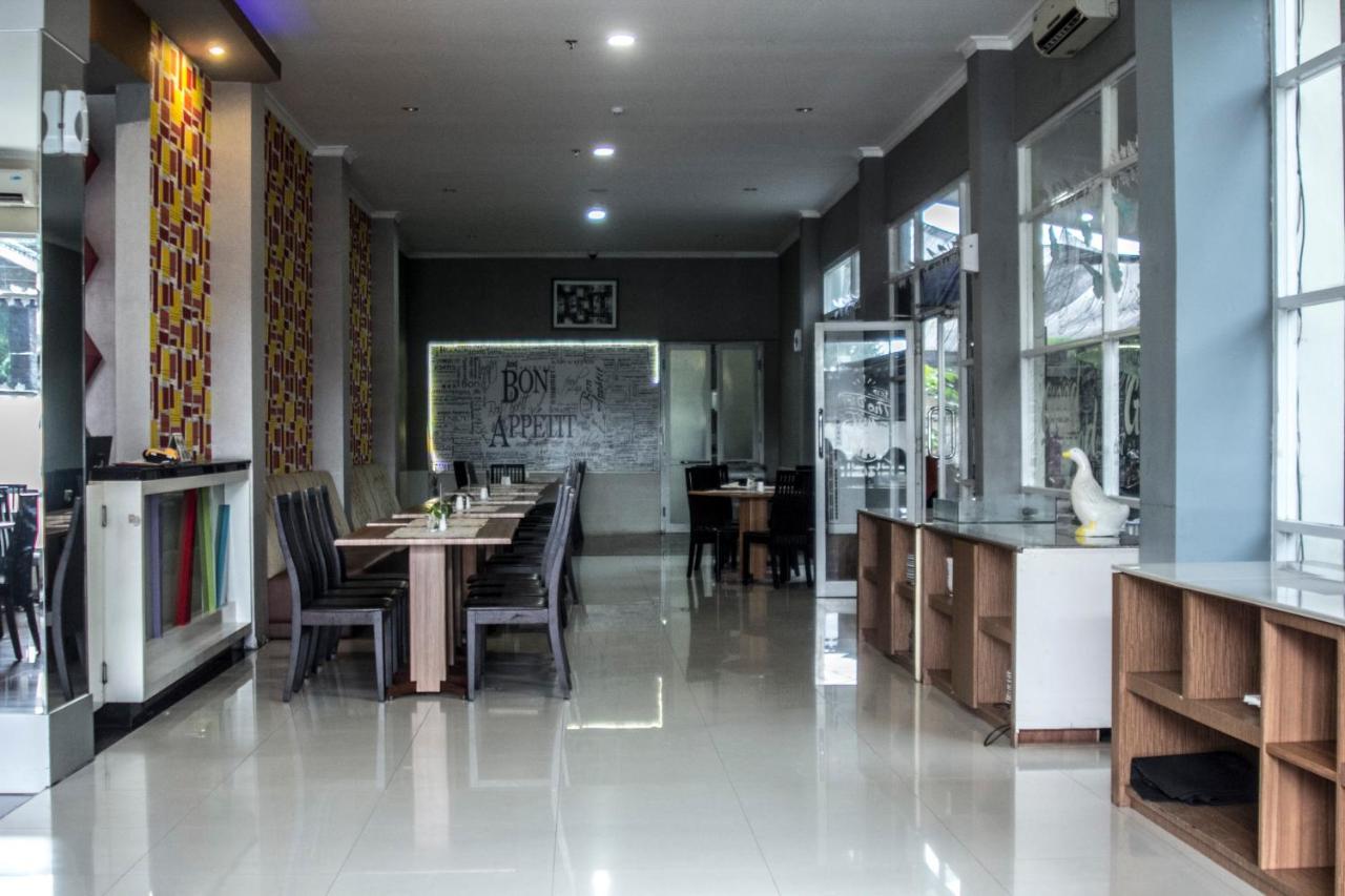 Asoka Luxury Hotel Bandar Lampung Dış mekan fotoğraf